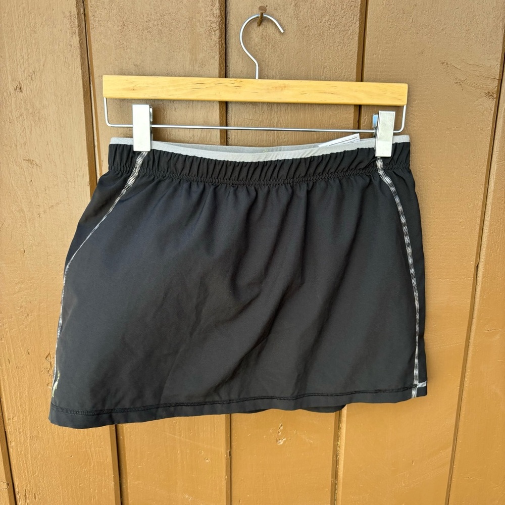 Smartwool PhD Black Tennis Skirt Skort Wool Short Medium